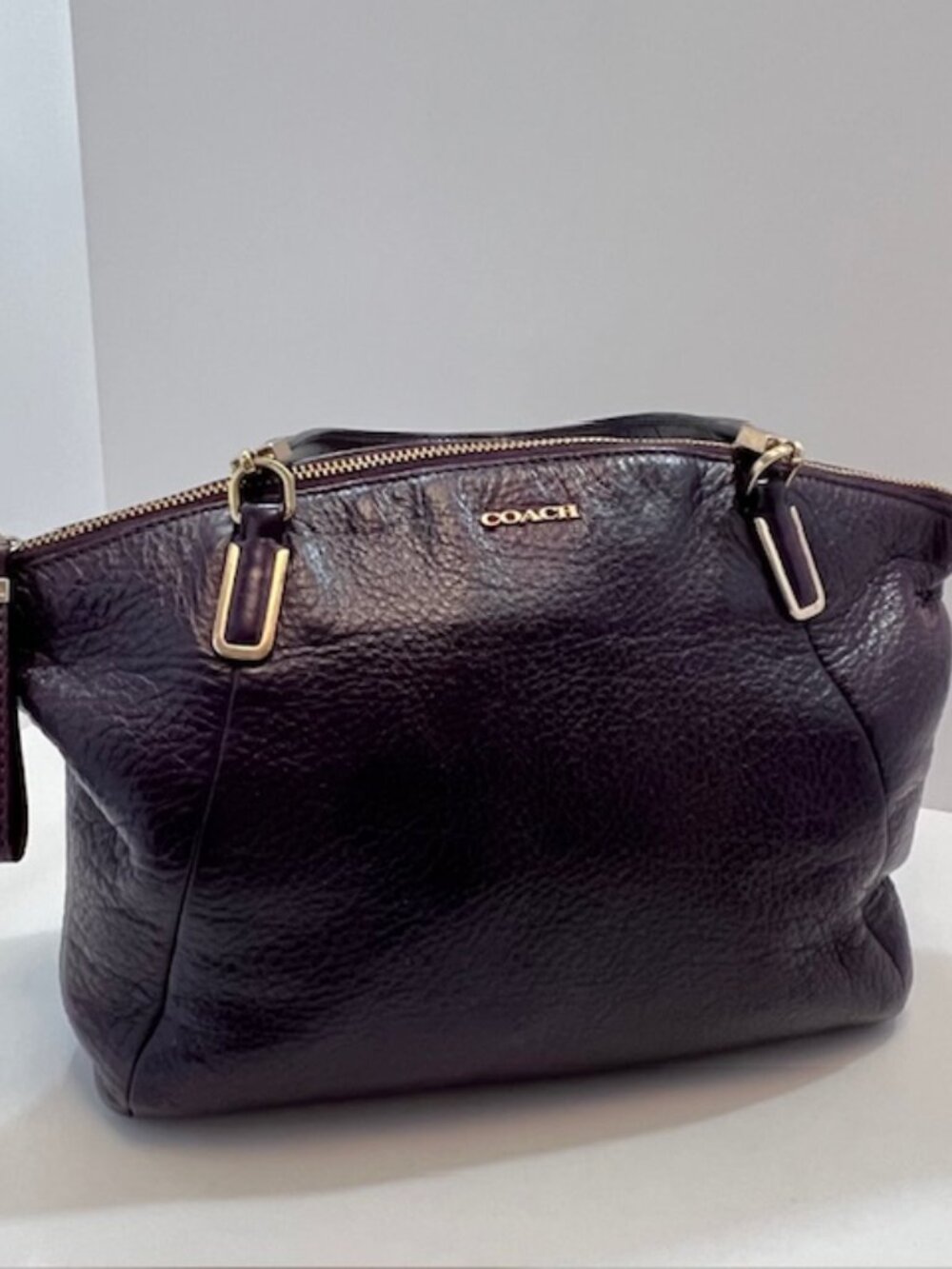 COACH MADISON KELSEY PEBBLED LEATHER SATCHEL BAG STYLE 28095 PURPLE EUC w/COA